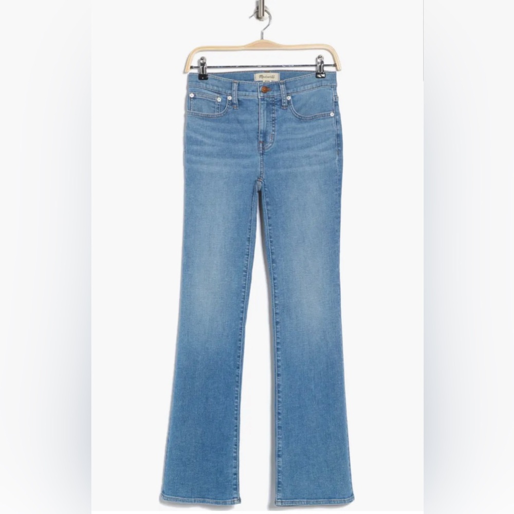 NWOT Madewell CURVY KICK OUT Jeans